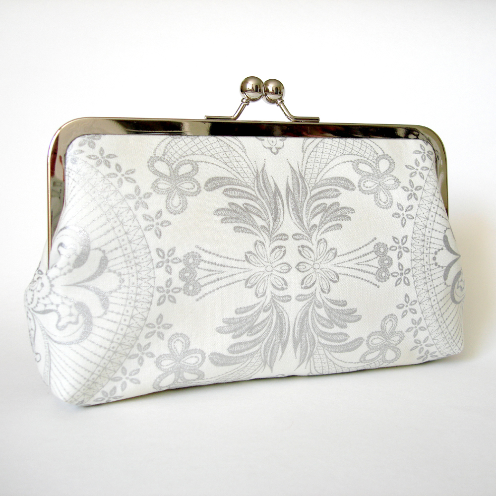 Kisslock Clutch Frame Silk Lined Silver And White Lace Purse