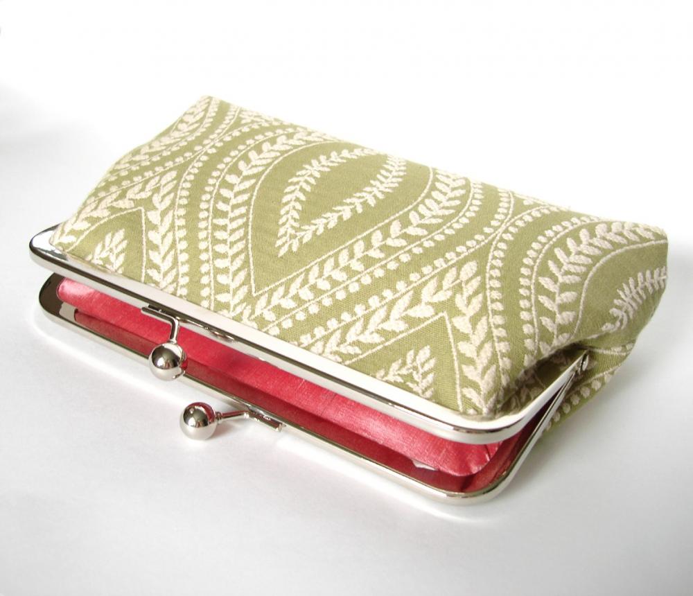 Kisslock Frame Clutch Silk Lined Green Embroidered